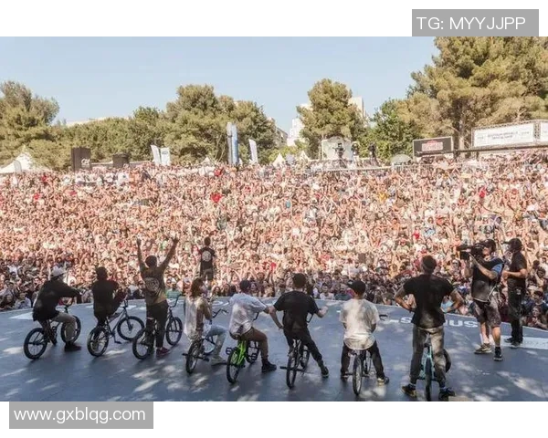 武汉极限运动队在世界街舞大赛中以60分稳居积分榜首位